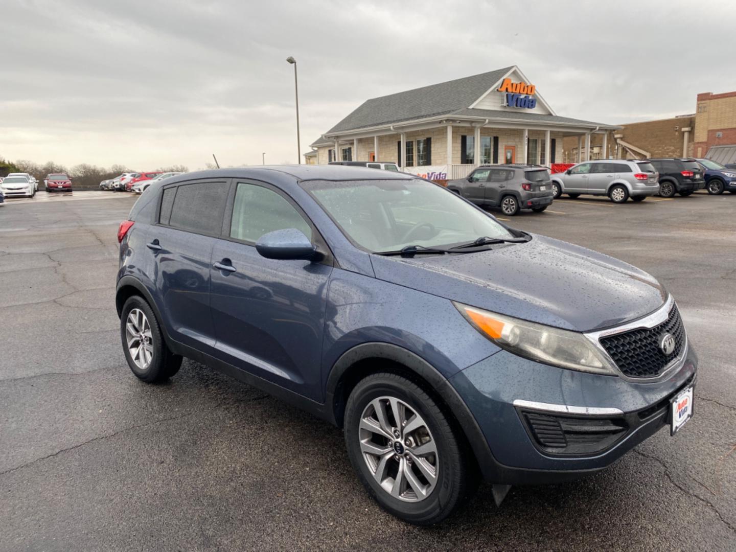 2014 BLUE Kia Sportage LX FWD (KNDPB3AC4E7) with an 2.4L V6 DOHC 24V engine, 6-Speed Automatic transmission, located at 420 I-35E, Lancaster, TX, 75146, (469) 297-4144, 32.593929, -96.823685 - Photo#3